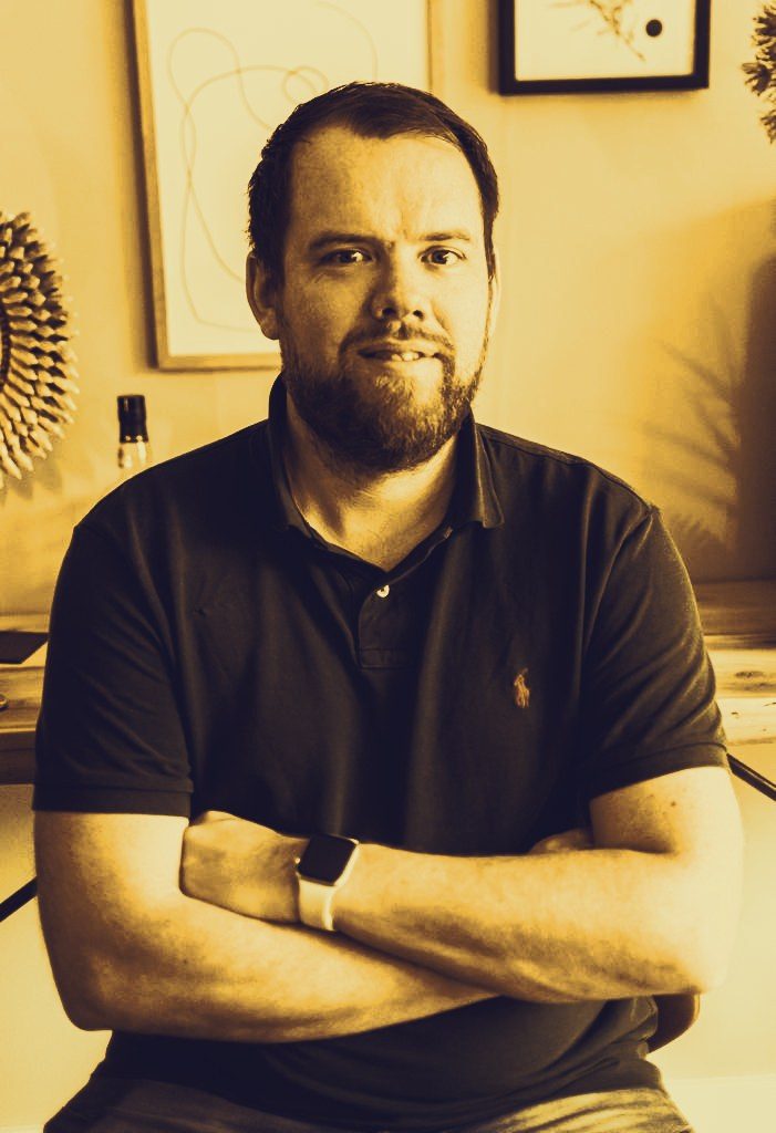 Portret van Alex, oprichter van New Visuals